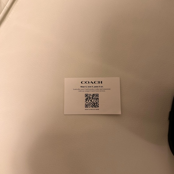 Coach Swing Zip - Picture 7 of 7